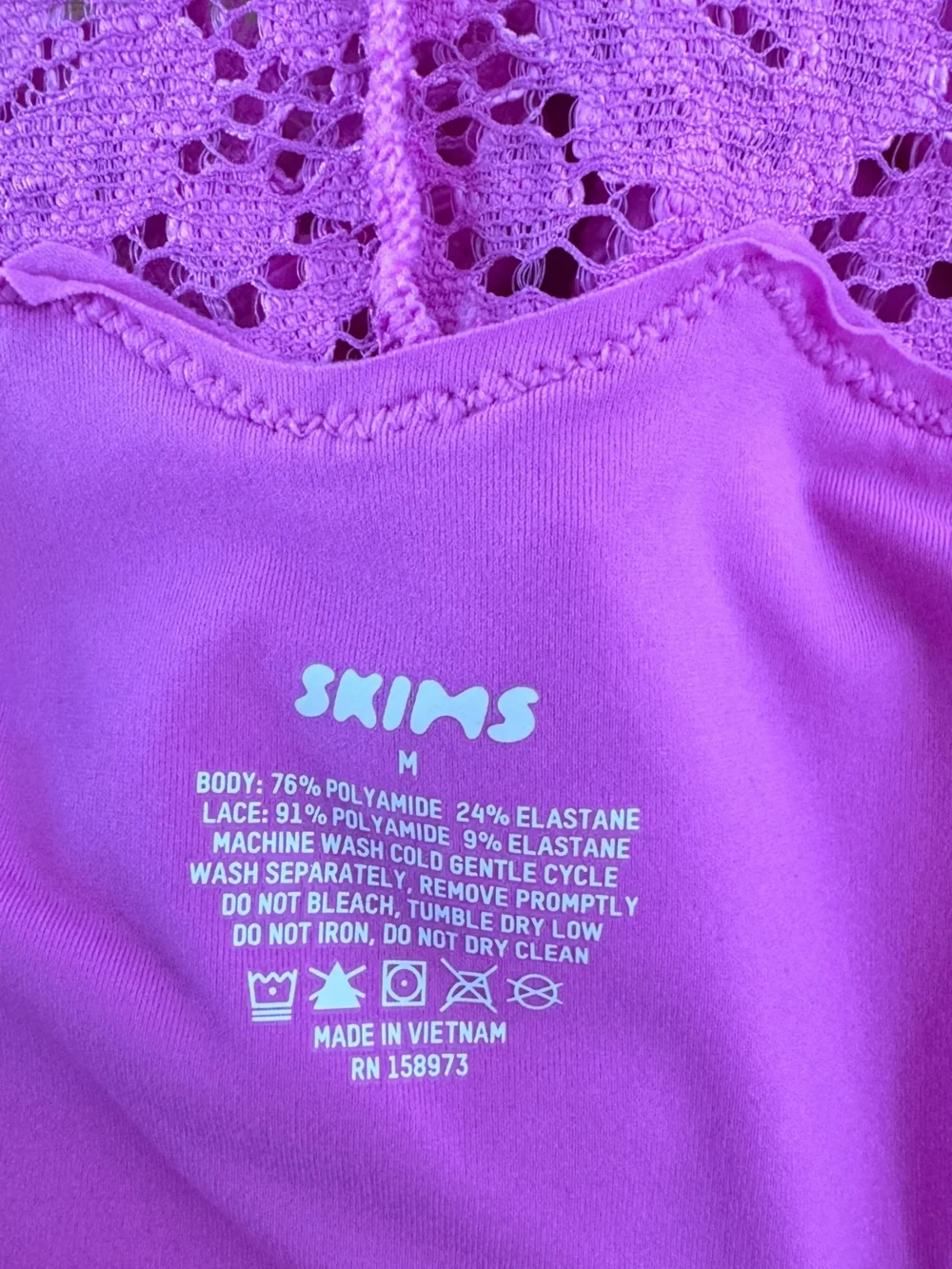 New! SKIMS Fits Everybody Lace Trim Cami Bodysuit pink medium